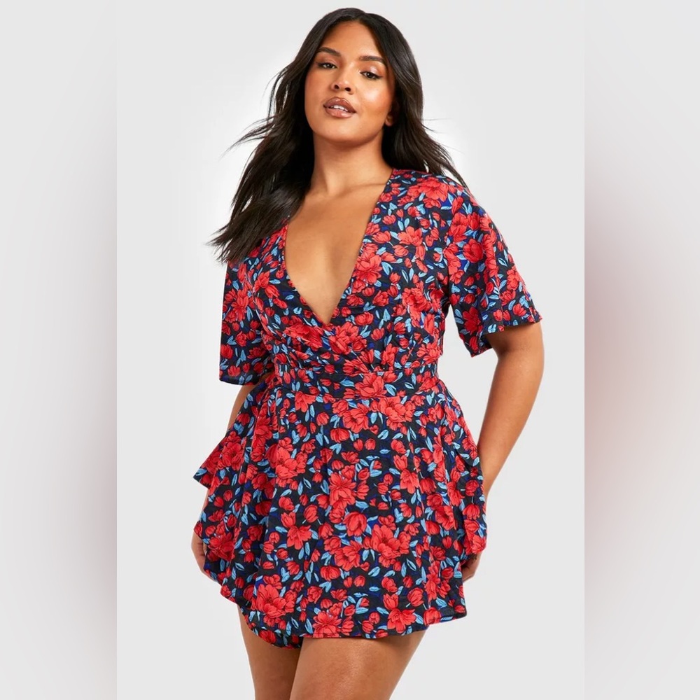 Boohoo Plus FLORAL WRAP SKORT ROMPER